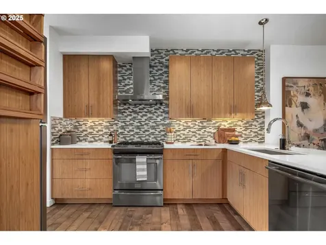 4709 N Colonial Avenue Portland OR 97217