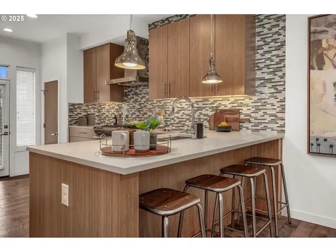 4709 N Colonial Avenue Portland OR 97217
