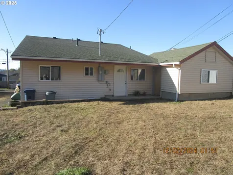 1266 N Folsom Court Coquille OR 97423