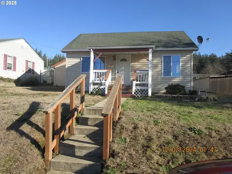1266 N Folsom Court Coquille OR 97423