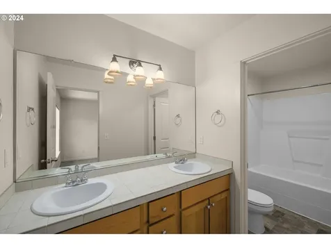 6103 Ne 34th Street Vancouver WA 98661
