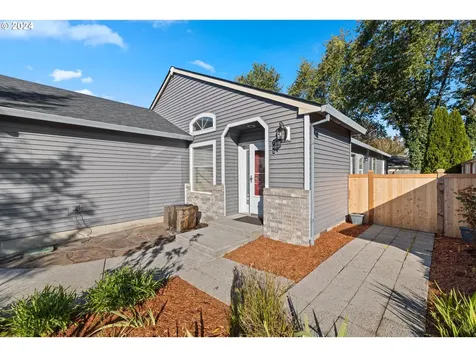745 SW 12th Street Troutdale OR 97060
