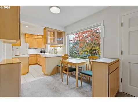 5727 S Corbett Avenue Portland OR 97239