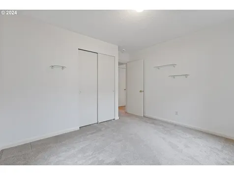 5727 S Corbett Avenue Portland OR 97239