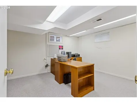 5727 S Corbett Avenue Portland OR 97239