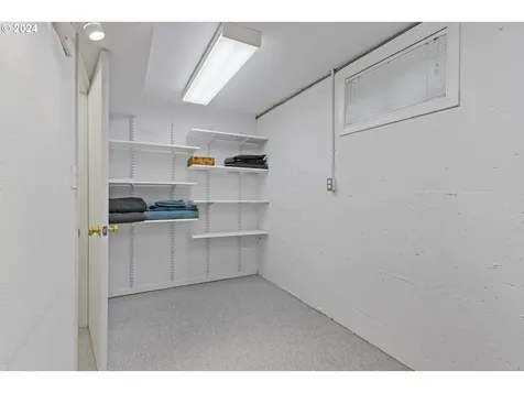 5727 S Corbett Avenue Portland OR 97239