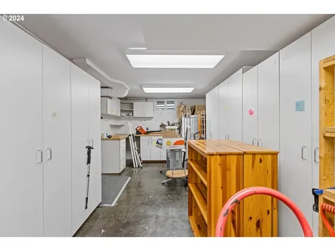 5727 S Corbett Avenue Portland OR 97239