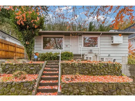 5727 S Corbett Avenue Portland OR 97239