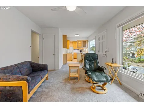 5727 S Corbett Avenue Portland OR 97239