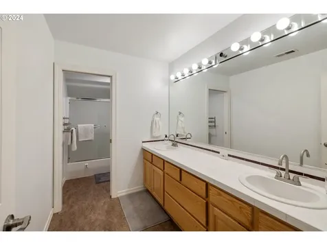 12005 Se Deerfield Drive Happy Valley OR 97086