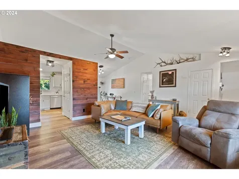 1219 Homestead Place Molalla OR 97038