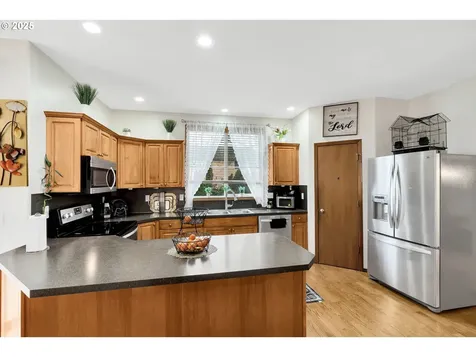 154 SW Sandlewood Loop Gresham OR 97030