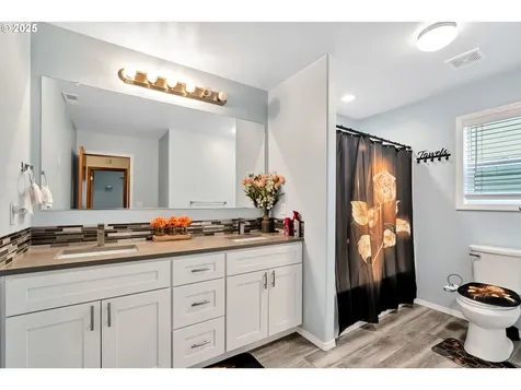 154 SW Sandlewood Loop Gresham OR 97030