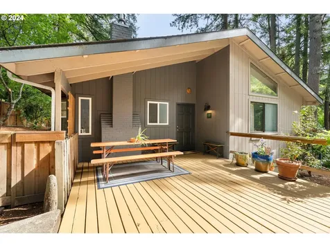 3110 SW Arnold Street Portland OR 97219
