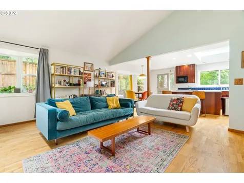3110 SW Arnold Street Portland OR 97219