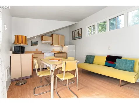 3110 SW Arnold Street Portland OR 97219