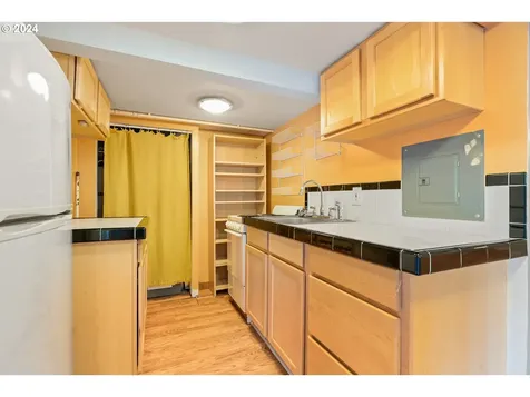 3110 SW Arnold Street Portland OR 97219