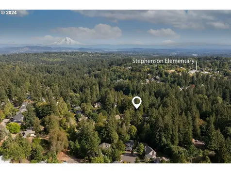 3110 SW Arnold Street Portland OR 97219