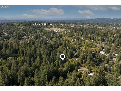 3110 SW Arnold Street Portland OR 97219