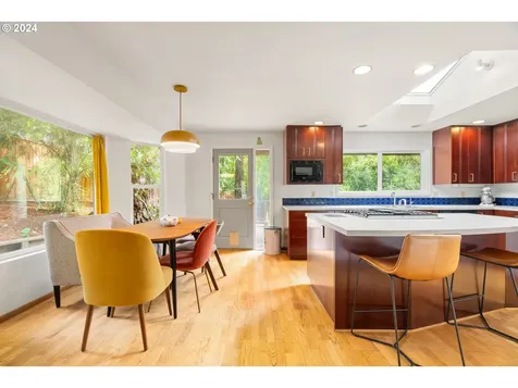 3110 SW Arnold Street Portland OR 97219