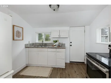 716 E 12th Street The Dalles OR 97058