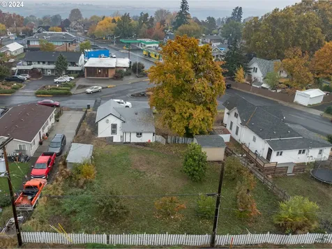716 E 12th Street The Dalles OR 97058