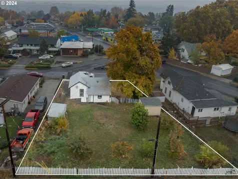 716 E 12th Street The Dalles OR 97058