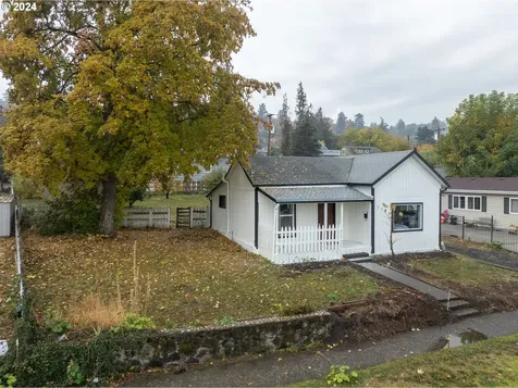 716 E 12th Street The Dalles OR 97058