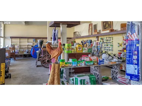 204 SE Locust Street Oakland OR 97462