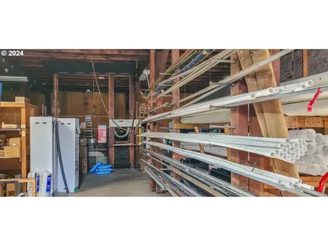 204 SE Locust Street Oakland OR 97462