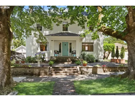 3339 Ne Davis Street Portland OR 97232