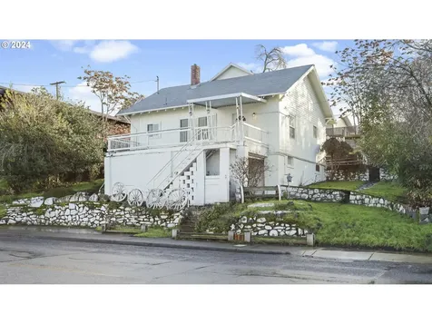 1916 E 10th Street The Dalles OR 97058
