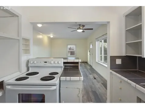 1916 E 10th Street The Dalles OR 97058