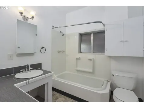 1916 E 10th Street The Dalles OR 97058