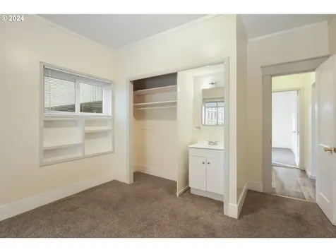 1916 E 10th Street The Dalles OR 97058