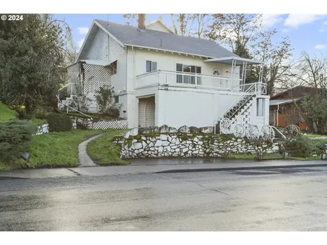 1916 E 10th Street The Dalles OR 97058