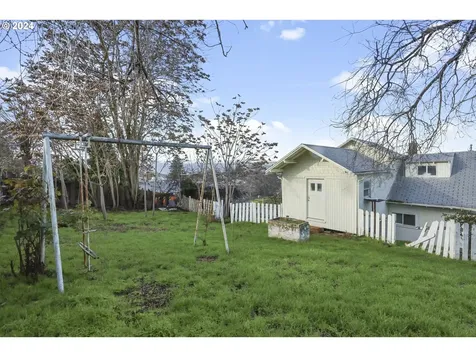 1916 E 10th Street The Dalles OR 97058
