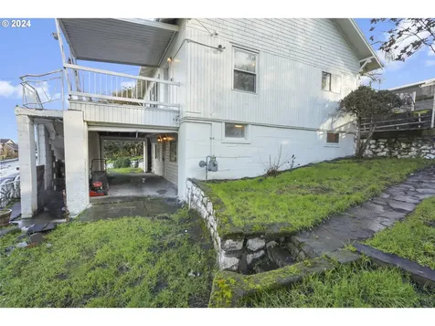 1916 E 10th Street The Dalles OR 97058