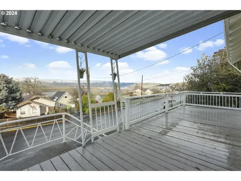 1916 E 10th Street The Dalles OR 97058