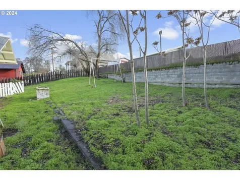 1916 E 10th Street The Dalles OR 97058