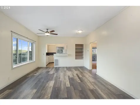 1916 E 10th Street The Dalles OR 97058