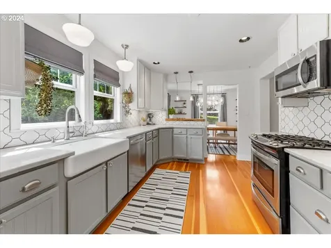 6844 SW 55th Avenue Portland OR 97219