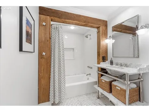 6844 SW 55th Avenue Portland OR 97219