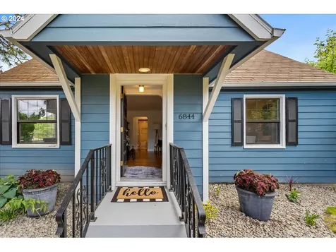 6844 SW 55th Avenue Portland OR 97219