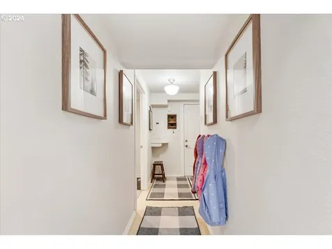 6844 SW 55th Avenue Portland OR 97219