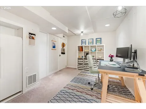 6844 SW 55th Avenue Portland OR 97219