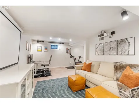 6844 SW 55th Avenue Portland OR 97219
