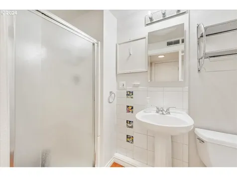 6844 SW 55th Avenue Portland OR 97219