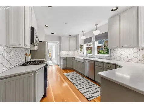 6844 SW 55th Avenue Portland OR 97219