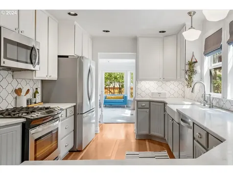 6844 SW 55th Avenue Portland OR 97219